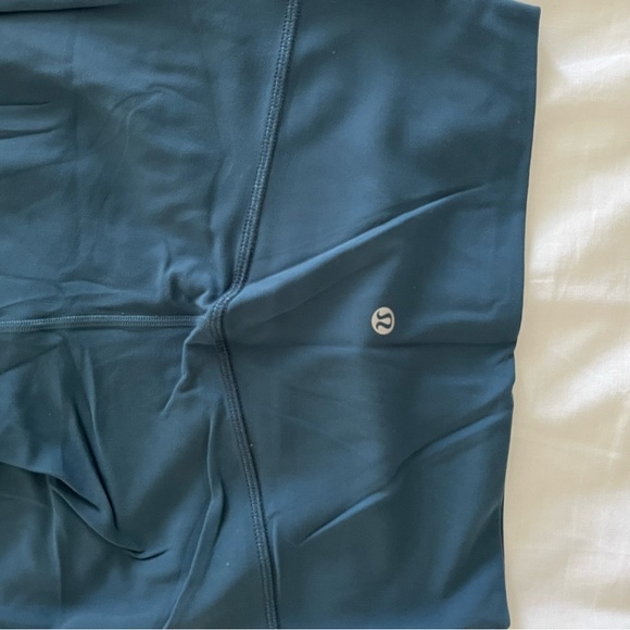 Lululemon Leggings Size 8, Blue - Picture 3 of 4